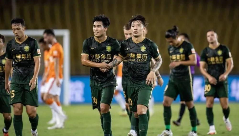 本轮英超，切尔西2-0击败谢菲联，帕尔默传射建功。